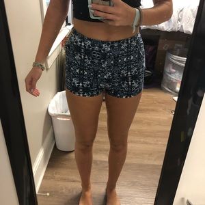 Abercrombie high waisted patterned shorts